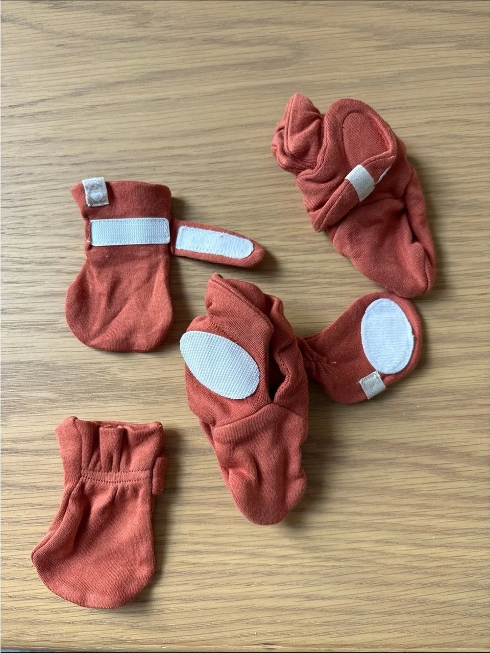 Goumi Stay on Mitts and Boots *Burnt Orange*